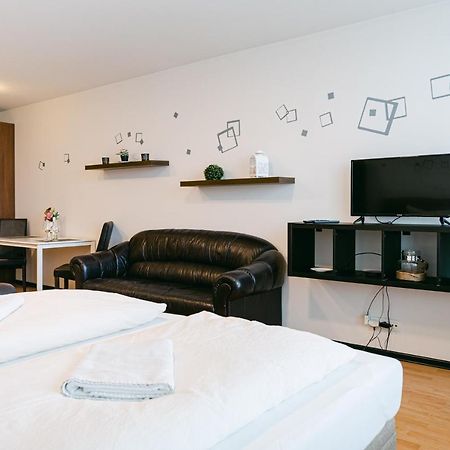 Flora Cozy Apartment Братислава Екстериор снимка